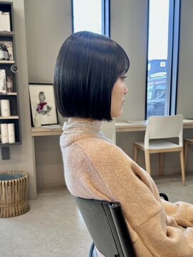 ヘア アンド メイク アートレス(Hair and Make Art less) バッサリ切る春ボブ