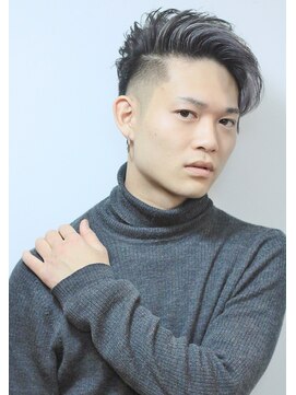 フランクスバーバー アンド ビアークラブ(FRANK'S BARBER and BEER CLUB) かき上げサイドパートショートフェードカットトランクスヘア