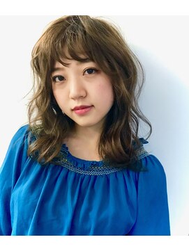 バズ ビー(BUZZ Bee) 柔らかセミディ【BUZZ bee 梅田 SHUN】