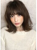 《Agu hair 妹尾》インスタグラムで人気！外ハネレイヤーミディ