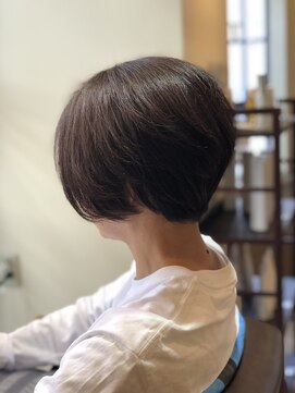 ホロー(Hollow) 大人ショートでもっと横顔美人