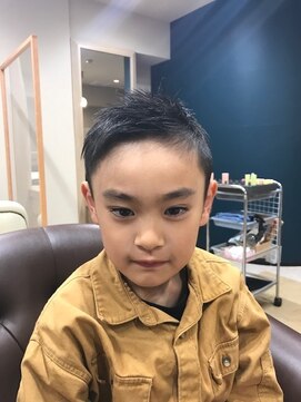 おしゃれボウズ キッズカット メンズ フェード 刈りあげ 可愛い L ヘアサロンアンドヘアメイクディー Hair Salon Hair Make D のヘアカタログ ホットペッパービューティー