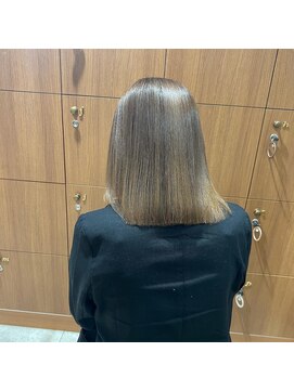 ネオリーブエクラ 上野御徒町店(Neolive eclat) 艶切りっぱなしボブ