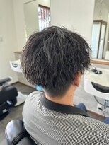 エイト(AITE)&nbsp;ツイストスパイラルパーマセンターパート<理容室>川口鳩ヶ谷３９