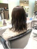 オリーブベージュカラー