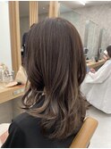 オリーブブラウン