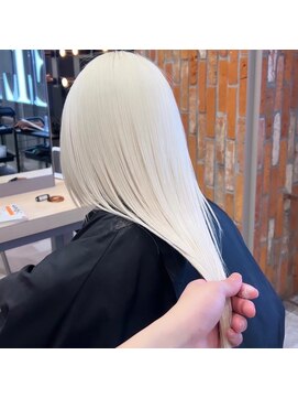 モニカ 原宿店(MONIQA) ホワイトカラー