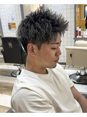 短髪スパイキーアップバングメッシュカラー