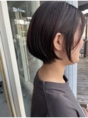 重めシルエットのショートボブ