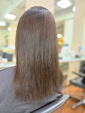 アークスヘアー 大人美人アッシュオリーブショコラアッシュ韓国風巻きモテ髪