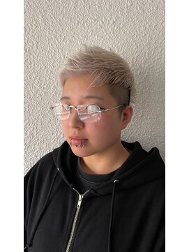 キジ(KIJI) ベリーショート/バズカット/ホワイトアッシュ/ホワイトカラー