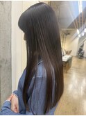 思わず触れたくなる!憧れの艶髪ストレート