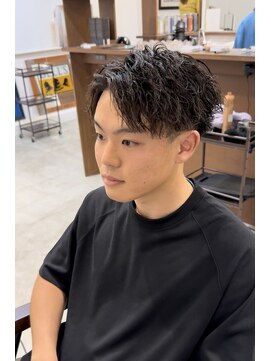 アトラクト バイ ラック 津田沼(Attract by LUCK) ツイストスパイラルパーマ/メンズ/メンズパーマ／センターパート