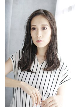 シュシュット(chouchoute) 大人ガーリーミディアムレイヤー似合わせカットダークアッシュ02