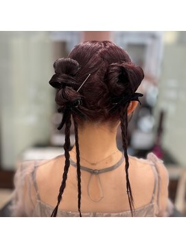 アピッシュ ギンザ(apish ginza) 【ヘアアレンジ】リボンカチモリツイン