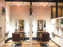 アイビーヘアー(IVY Hair)の雰囲気（落ち着いて過ごせる店内、半個室の空間で非日常を。）