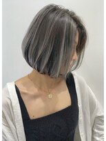 トルネード(TORNADO) 外国人風ボブ 3Dバレイヤージュ 前下がりボブ グレー t623