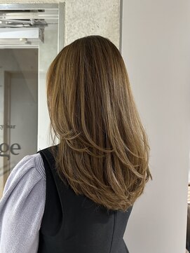 リバレッジ 白金(Leverage) レイヤーカット白髪ぼかしハイライト30代40代【目黒白金】山岡