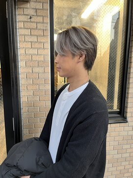 ハグ 横浜(HUG) ホワイトシルバーのバレイヤージュ