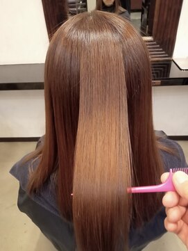 OHI 赤羽店 艶髪ストレートロングヘア★髪質改善/ 縮毛矯正(30代40代50代)