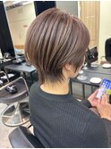 ミニボブ　ショートボブ　耳かけ　前髪あり