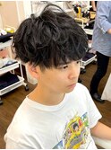 緩め波巻きスパイラルパーマシャドウパーマメンズマッシュウルフ