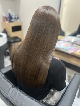 フィー 仙台店(fee) オリーブベージュカラー