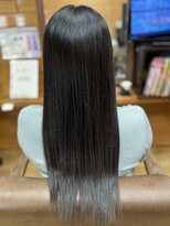 レヴィゼ&nbsp;縮毛矯正ロングヘアスタイル