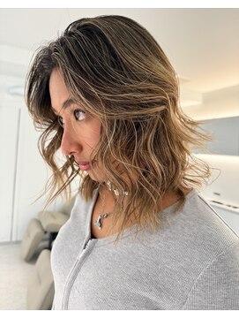 ノラ ウメダ(NORA UMEDA) 海外風ハイライトカラーフェイスフレーミングインナーハイライト