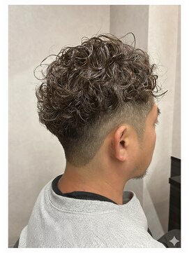 シーク 千葉中央駅(SEEK) MEN’S HAIR/サーフカール/刈り上げセンターパート/千葉駅