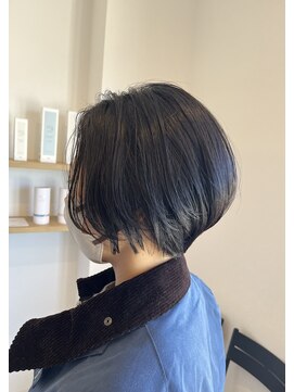 エクシア(E'cxia) ナチュラル丸みショート