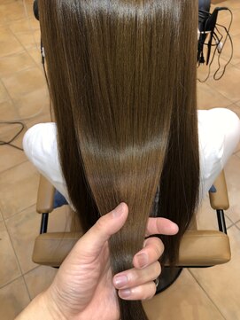 アコンプリッシュ 代官山 恵比寿(accomplish) プラチナミネコラ