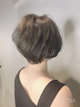 シェル 吉祥寺(shell) 透明感抜群☆スモーキーアッシュ×ハンサムショート