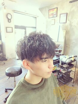 ヘアーデザインループ(HAIR DESIGN LOOP)の写真/高い技術力×トレンドを取り入れたデザイン力に定評あり！メンズのお客様も多い人気のサロンです。