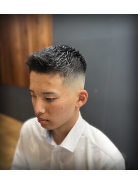 ドゥーエン(DoEN) フェザーアップ/スキンフェード