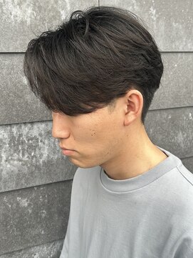 ヒュイル バイ ニアウ(Hwyl by Niau) メンズマッシュセンターパートスパイラルパーマニュアンスパーマ