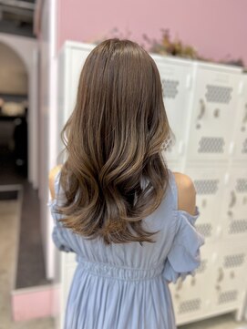 クム(kumu) 【kumu】20代30代くびれレイヤー/赤み消しグレー/栄/名古屋