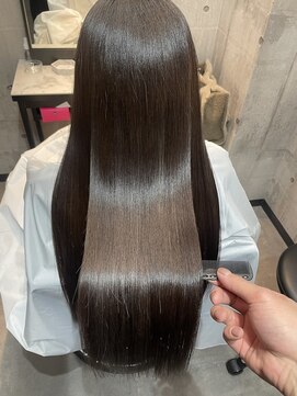 ピリオド 赤坂(Period.) ロングヘアーフォギーベージュ髪質改善 赤坂見附