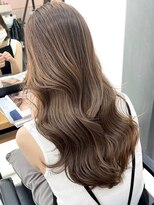 デート(DATE) 巻き髪/ヘアメイク/ヘアセット/髪質改善/原宿/表参道/韓国