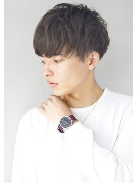 ガリカ 両国(Gallica) 外国人風グレージュカラー × 毛束感 ソフトツーブロック