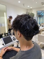 ケンジ 平塚 アネッタ(KENJE annetta)&nbsp;刈り上げマッシュショート　なみまきパーマ
