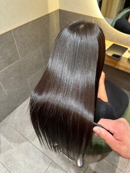 ブローチェラウカ(Broche lauka)の写真/【髪質改善】ダメージを髪質改善で根本補修。熱を味方に定着させる最新ケアで、指通りなめらかな艶髪へ