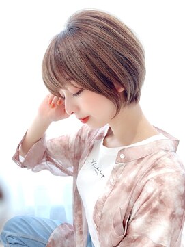 アイビー(Ivy) 後頭部に丸みを出した小顔ショート