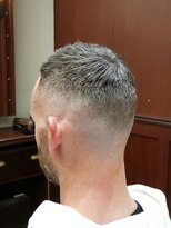 ブロートーキョーバーバーショップ 神田2nd(Bro Tokyo BARBERSHOP)&nbsp;外国人に大人気　ミドルスキンフェードアップバングスタイル