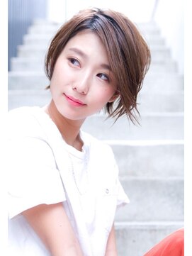 テイラー(Taylor) 【Taylor】 シアーベージュアッシュ×ヌーディーショート