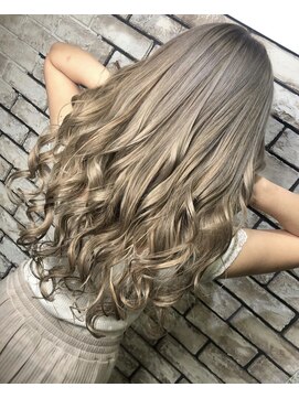 ミニョン(mignon) ペールベージュ