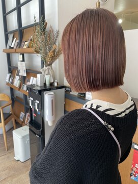 ウル(ulu) ピンクページュ/切りっぱなしボブ