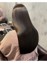 キキ(kiki)&nbsp;髪質改善ストレート_ロング_ki0004