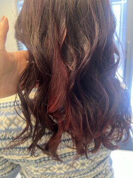 ディーヘアーデザイン(d.HAIR DESIGN) 赤色×インナーブリーチ