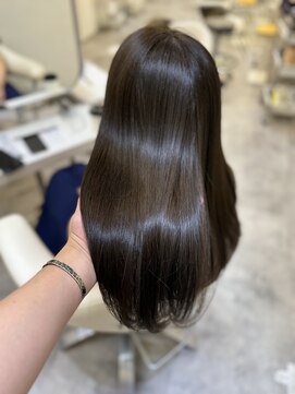 アナ ラーナ(Anna Lanna) 美髪矯正とナチュラルグレージュ【奥村北斗】